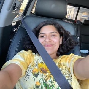 Meet your Posher, Lyndsaay